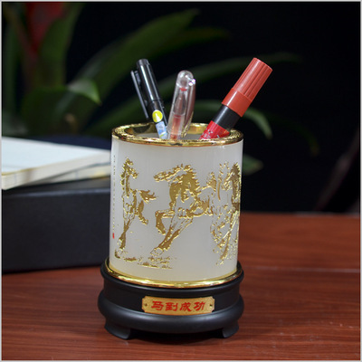 琉璃转动笔筒“马到成功”——工艺之美与吉祥寓意