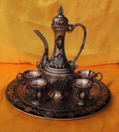 艺术与实用的交融 手工彩绘珐琅彩高档合金酒具的工艺之美